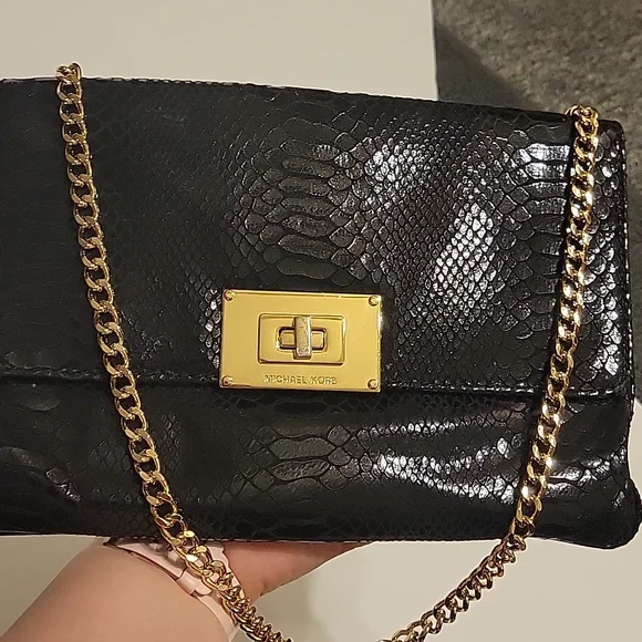 Black MK crossbody - Picture 2 of 6